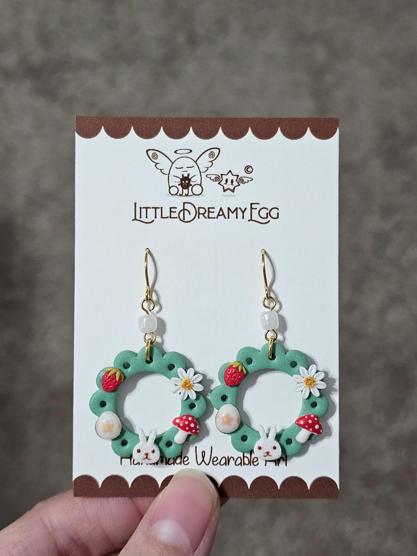 Scallop Spring Wreath Dangle, Kawaii