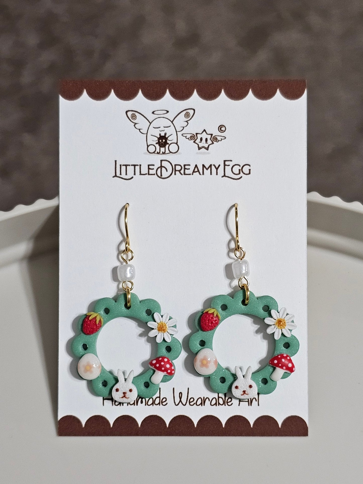 Scallop Spring Wreath Dangle, Kawaii