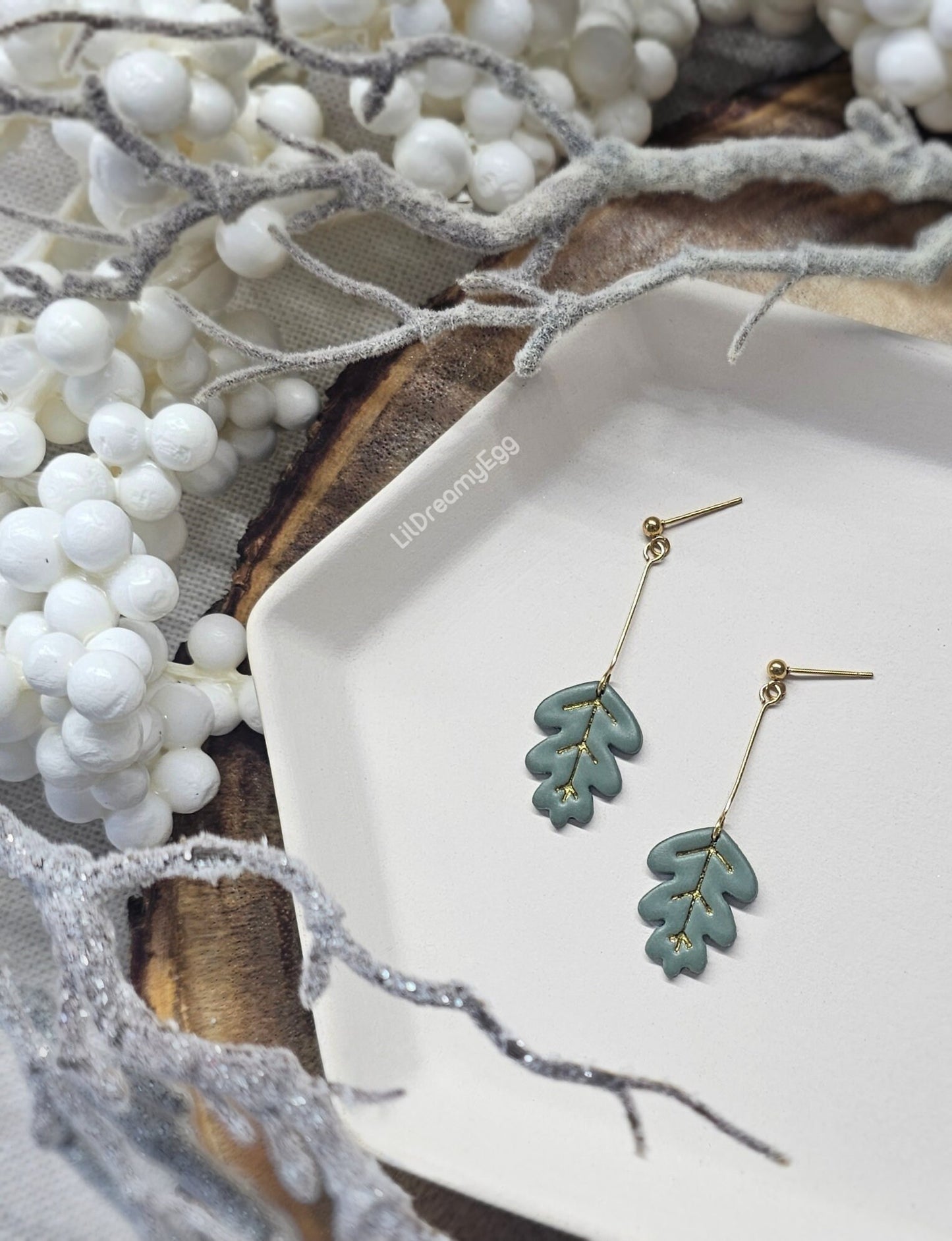 Oak leaf Ball Post Earrings, gold inlay vein leaf, Autumn Fall Jewelry, Handmade polymer clay earrings