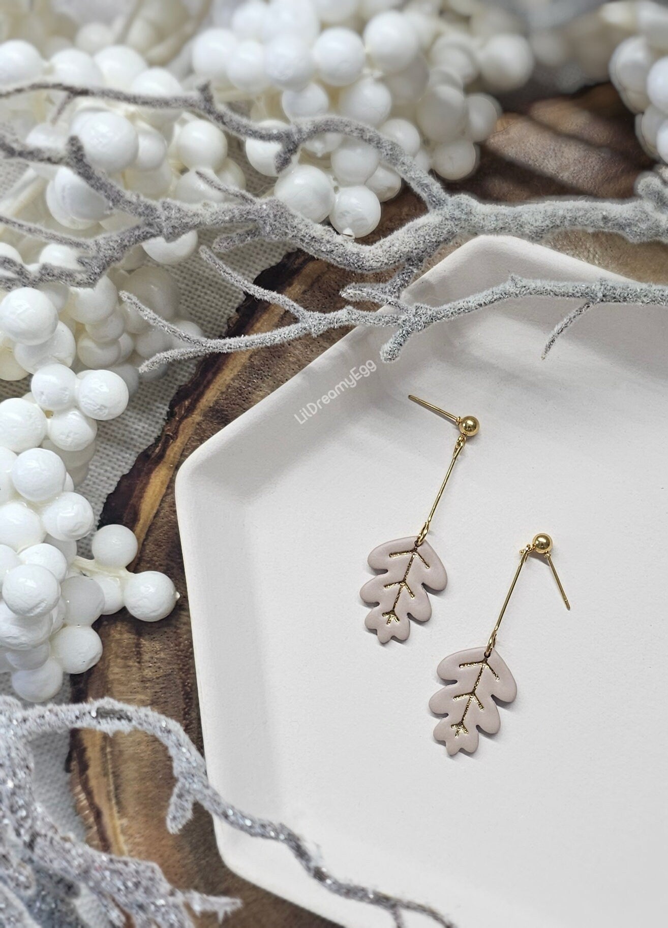 Oak leaf Ball Post Earrings, gold inlay vein leaf, Autumn Fall Jewelry, Handmade polymer clay earrings